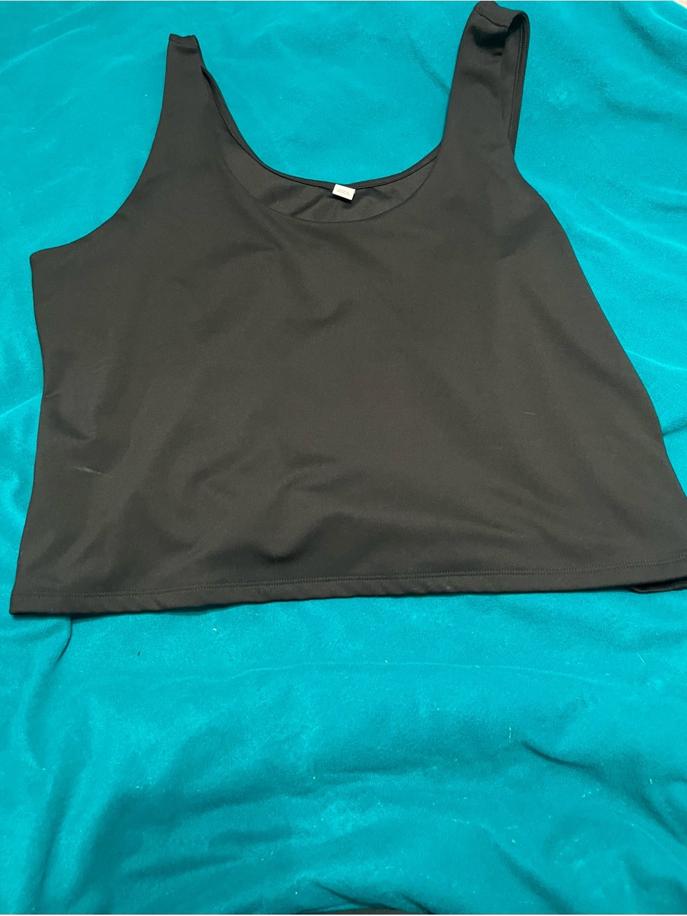 Black Scoop Neck Women's Tank Crop Top